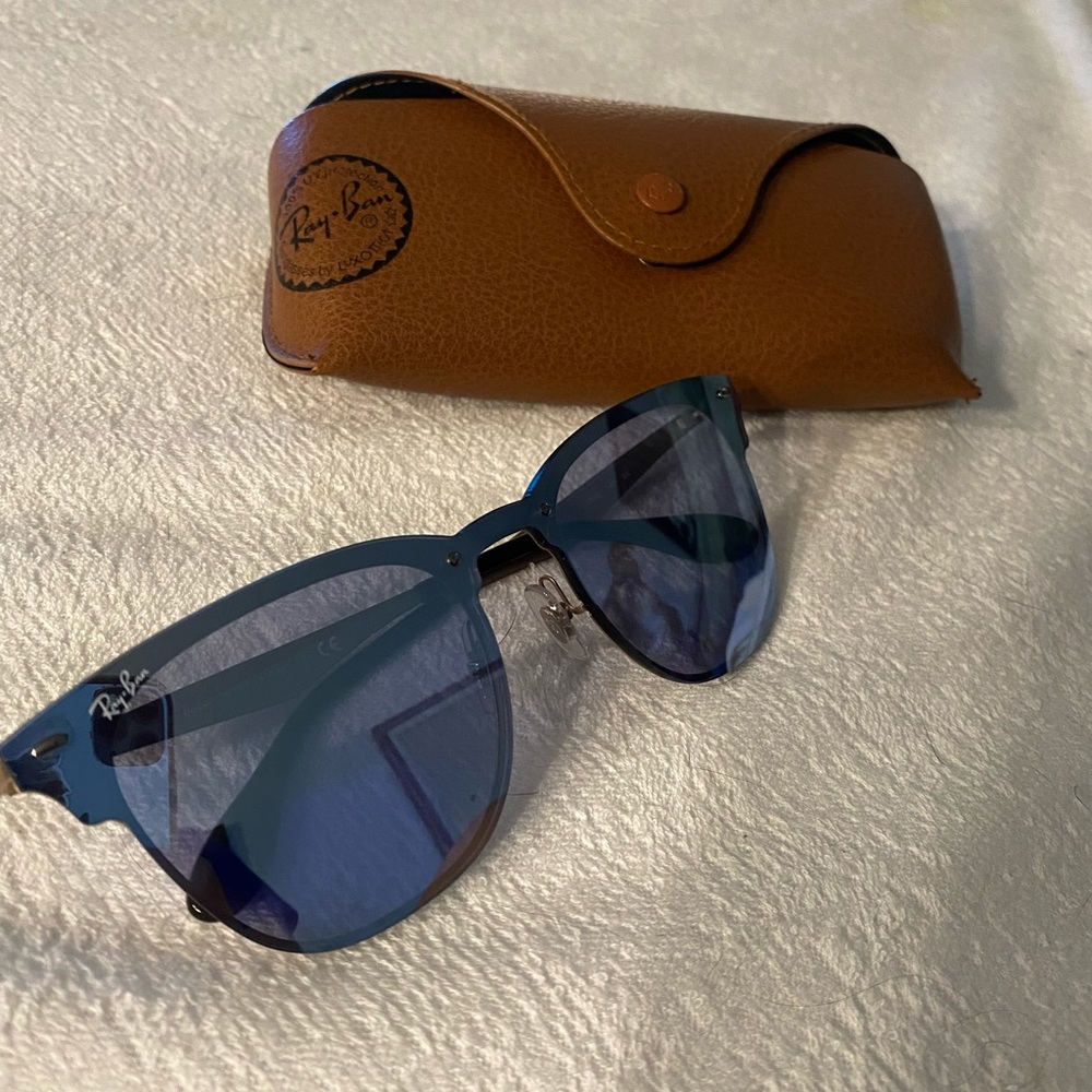 Moving and need to sell! BLAZE CLUBMASTER Ray-Bans